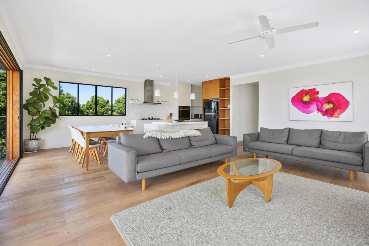 Ultimate Noosa Six Bedroom Luxury With Waterslide! Holiday home *