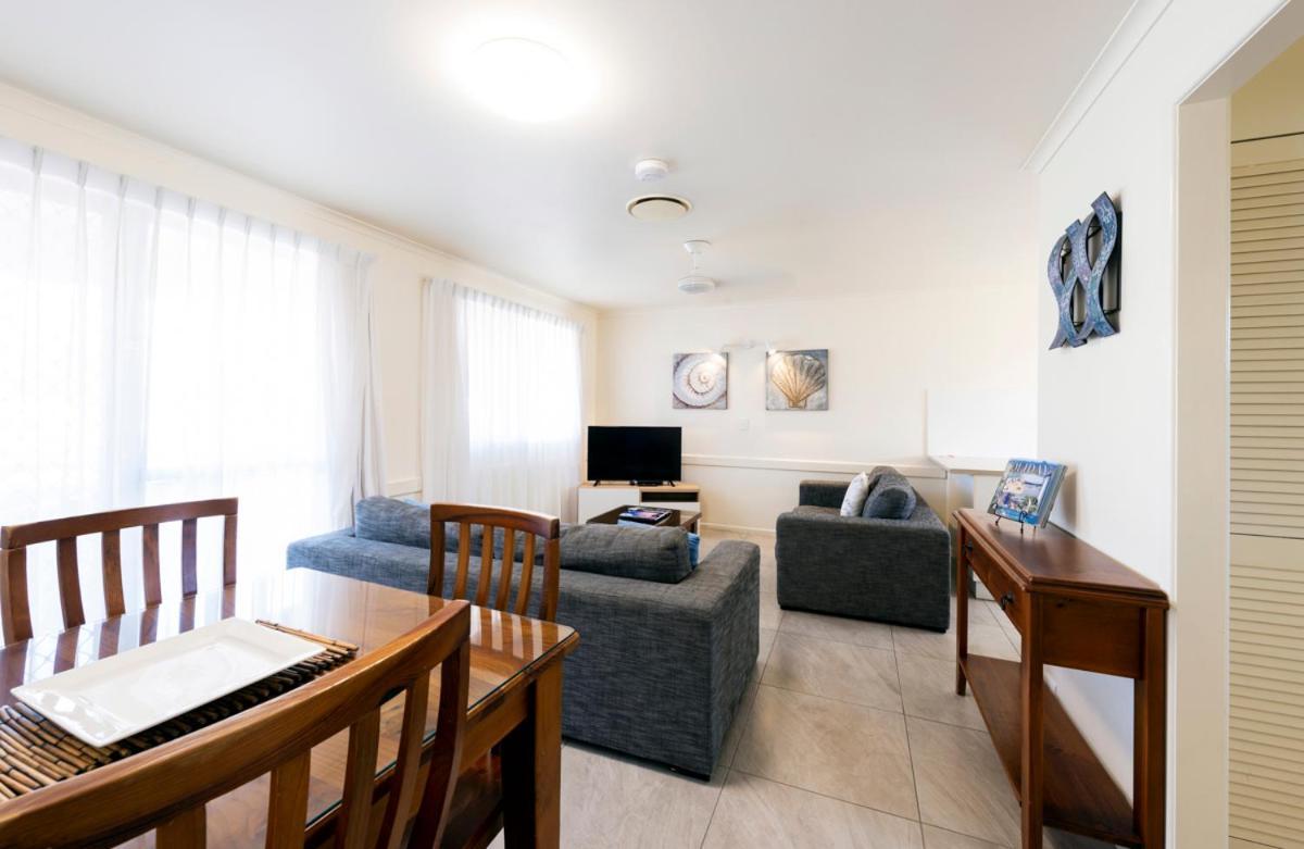 Cayman Quays Motel