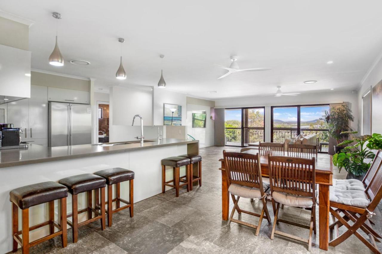 250 David Low Way Holiday home