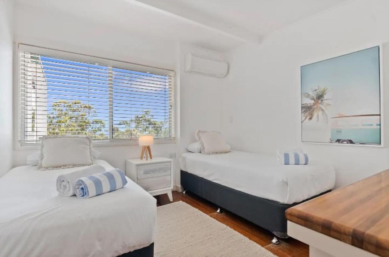 Ocean Views Central To Everything , 2 Bed, 2 Minute Walk To Beach * Noosa Heads