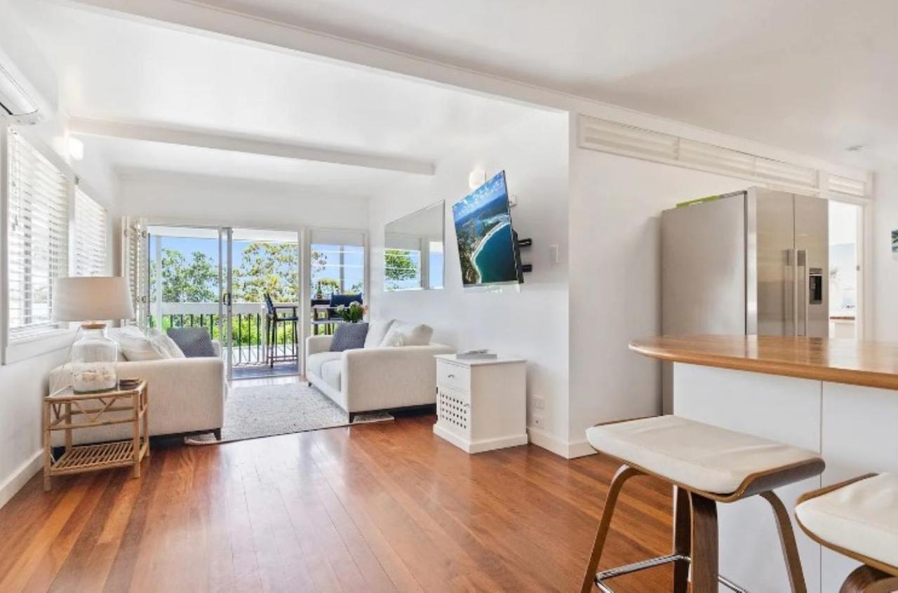 Ocean Views Central To Everything , 2 Bed, 2 Minute Walk To Beach Apartment Noosa Heads