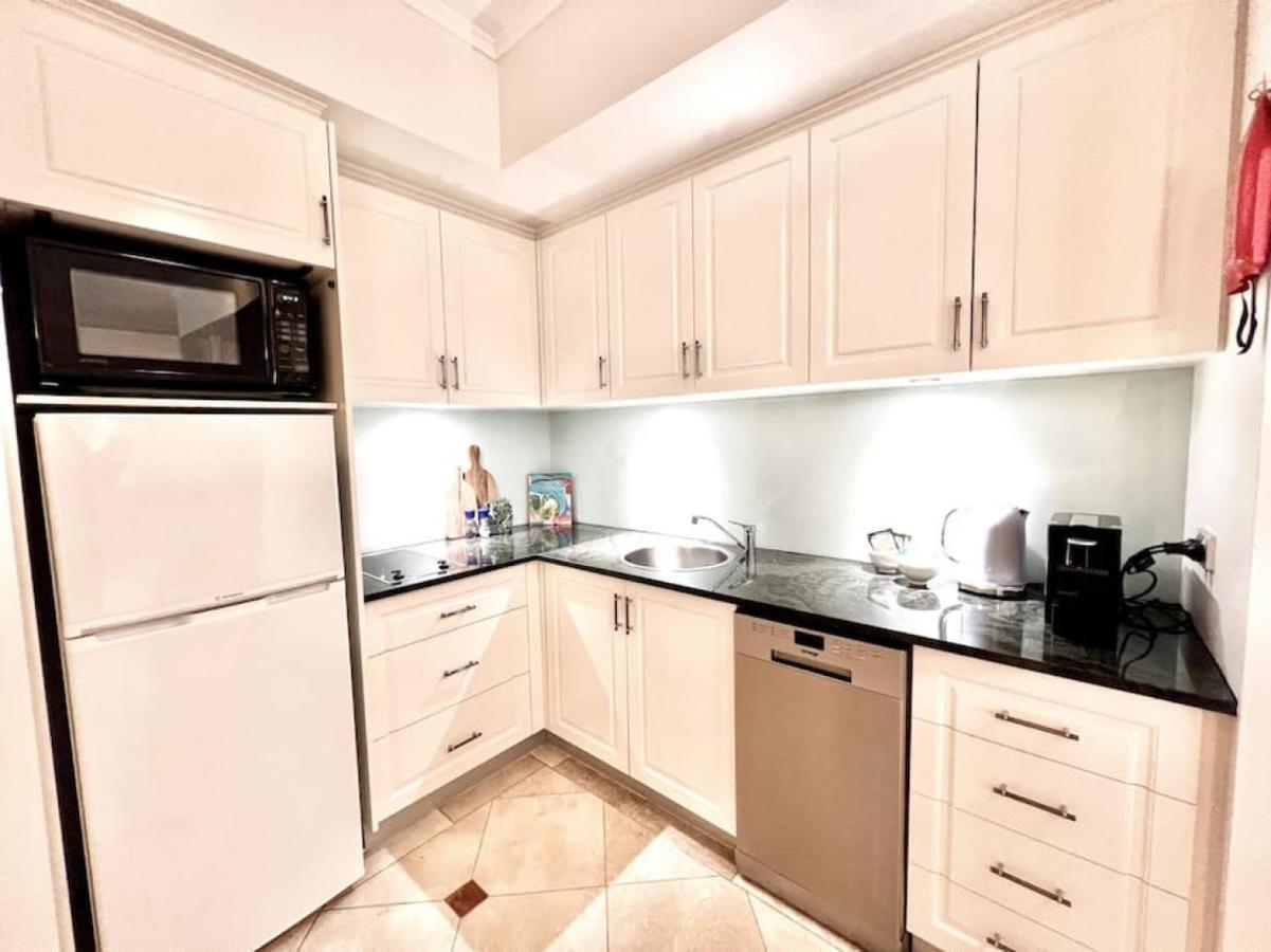 216 Hastings Street Luxury Walk To Apartment Noosa Heads