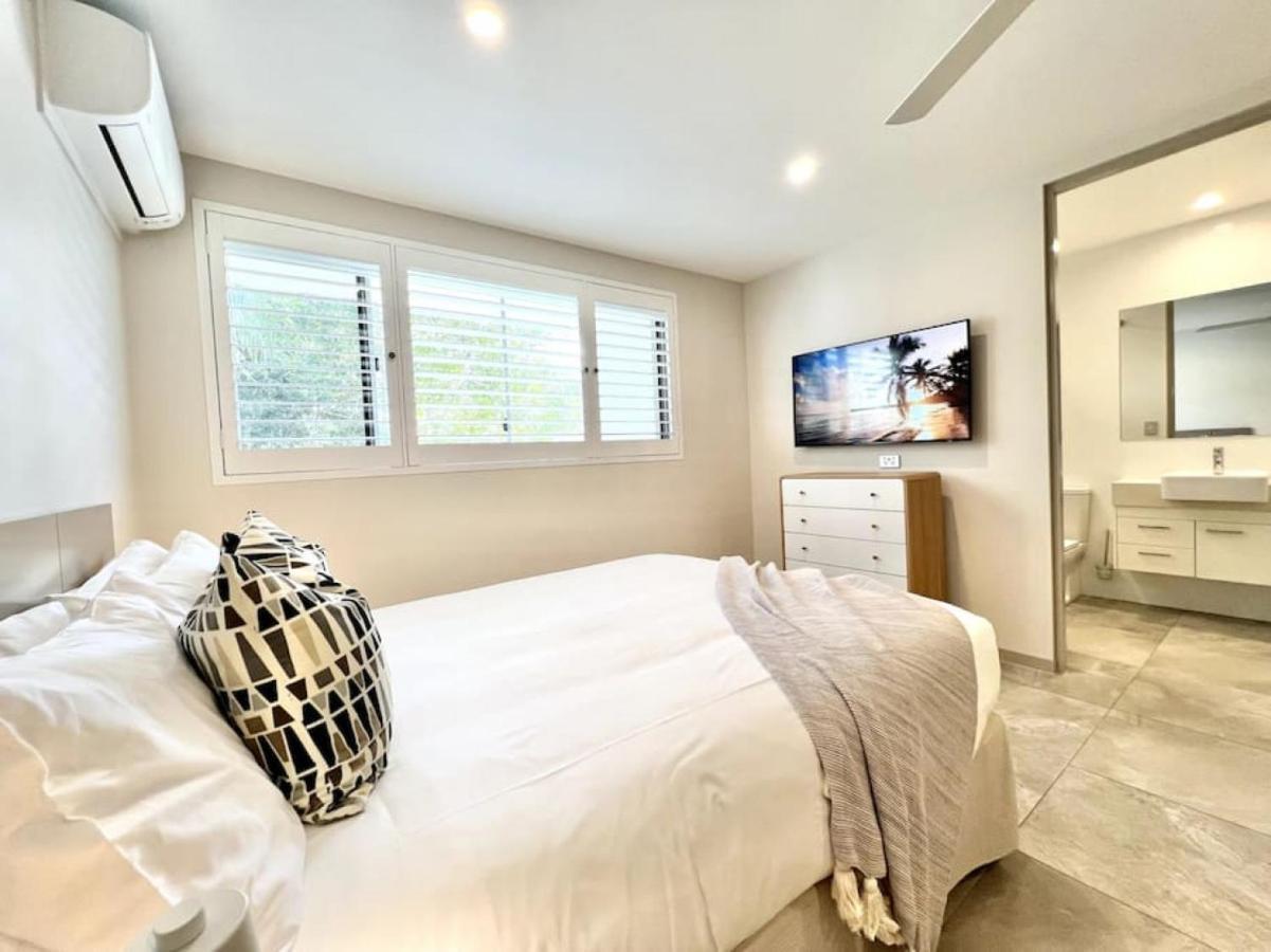 6stu Hastings Street * Noosa Heads