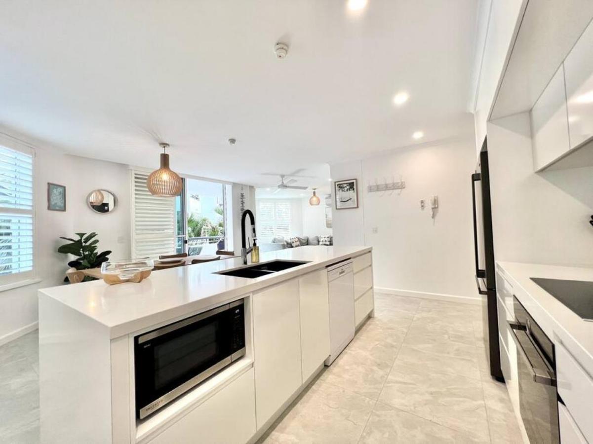 7em Freshly Renovated Hastings Street 2 Bedroom * Noosa Heads
