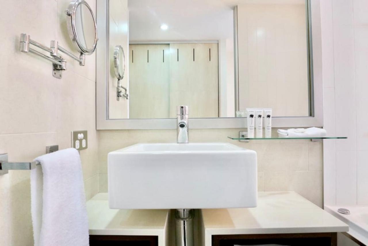 Apartment 8401 Modern 2 Bedroom With Ocean Glimpses Noosa Heads