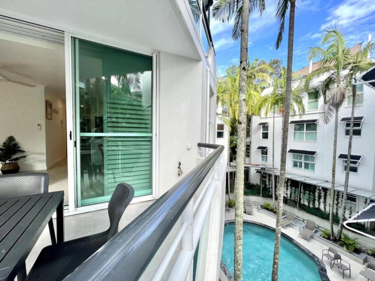 7em Freshly Renovated Hastings Street 2 Bedroom Apartment *