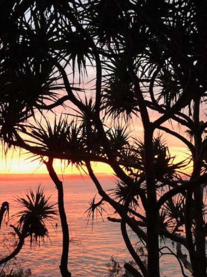 7em Freshly Renovated Hastings Street 2 Bedroom Noosa Heads