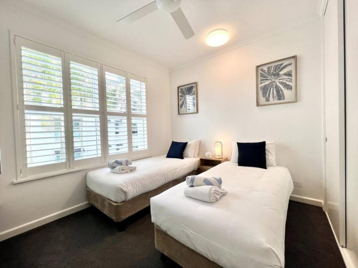 7em Freshly Renovated Hastings Street 2 Bedroom * Noosa Heads