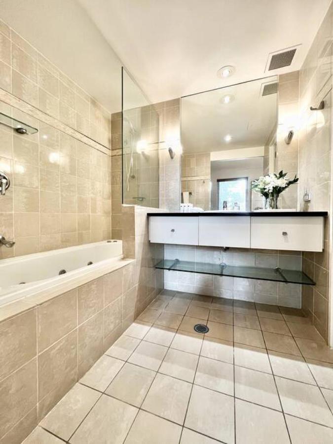 311 Hastings Street 2 Bedroom Luxury Apartment