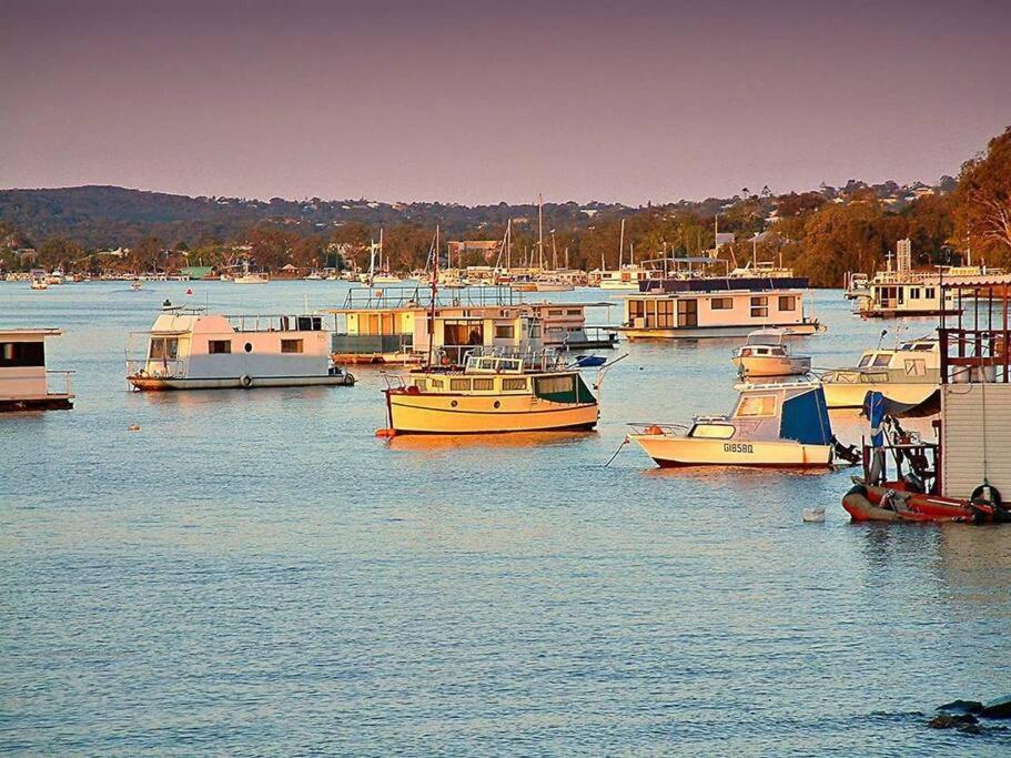Noosa Riverfront Apartment