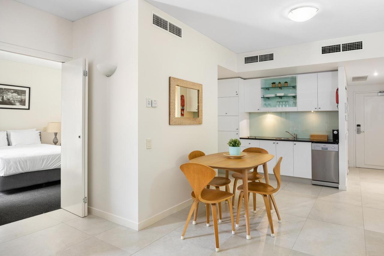Laguna 136 Resort-Style, Steps To Beach Apartment