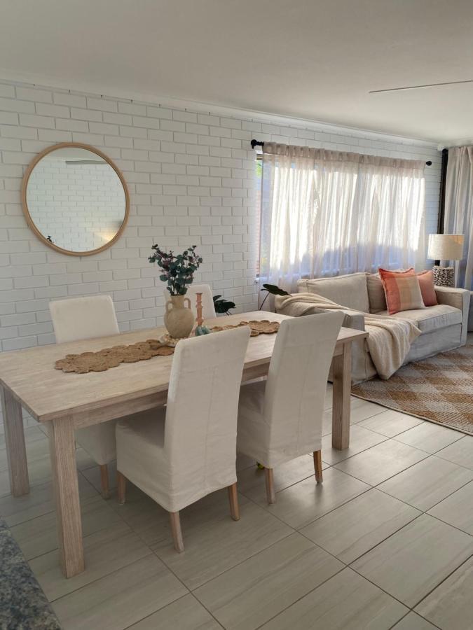 Illoura Three Bedroom Noosa River View Apartment *