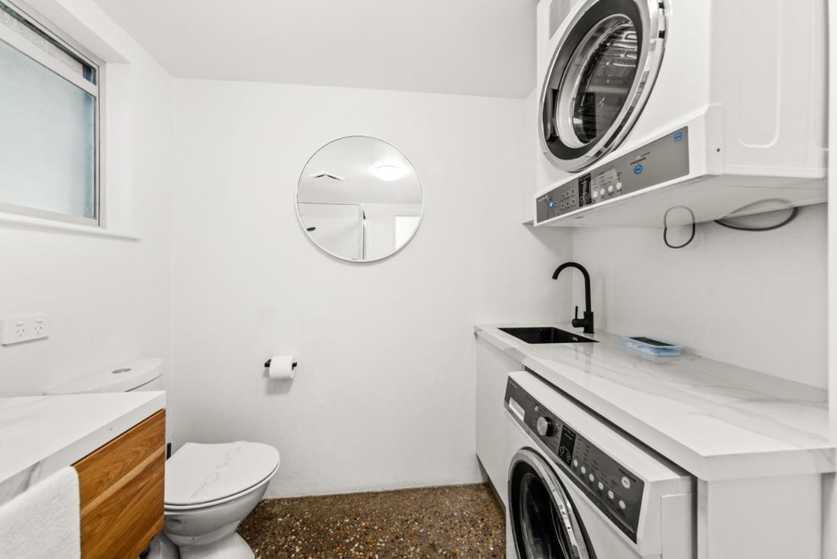 5 Mins Walk To Hastings Street * Noosa Heads