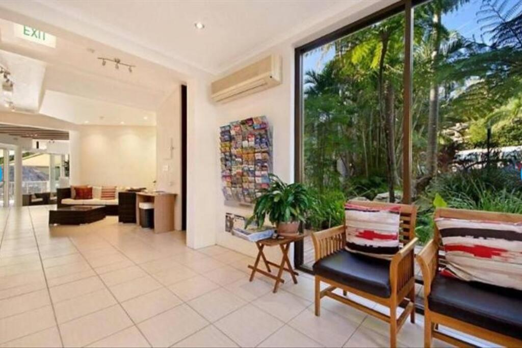 Dream - 2bed Sunset Apt, Pool & Apartment