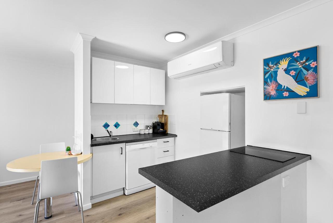 Apartment Sun Drenched Unit In
