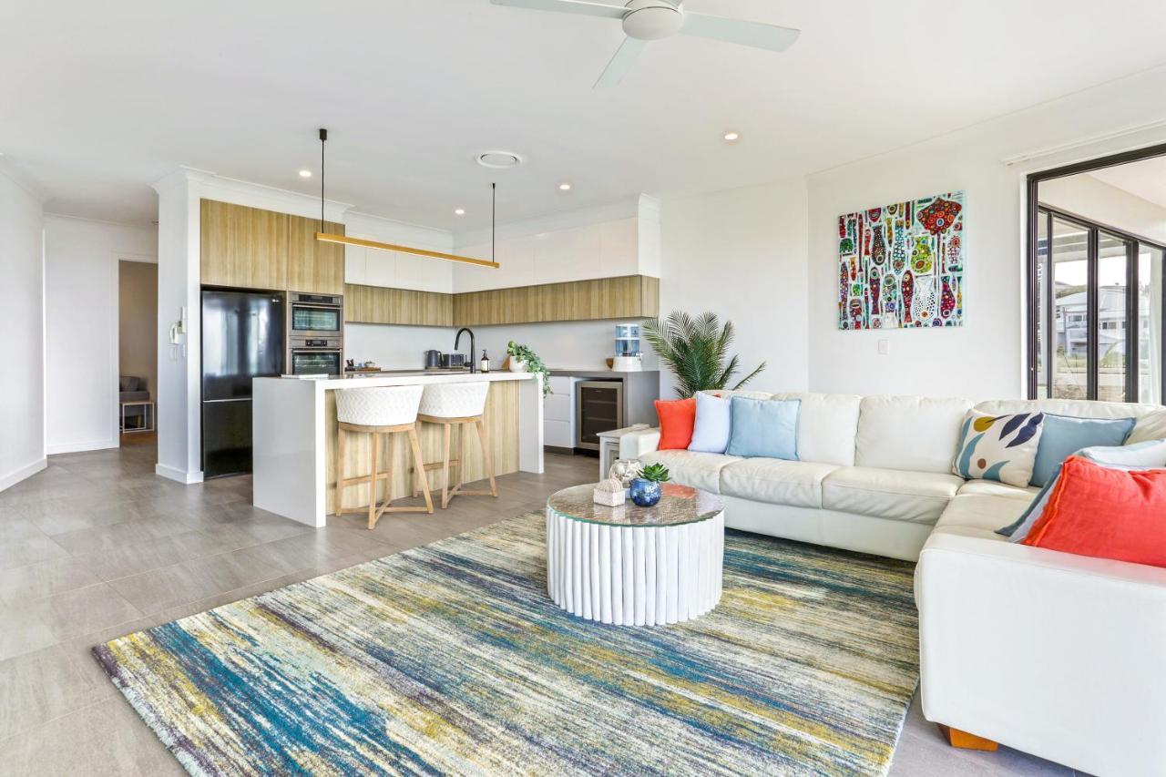 Penthouse Luxe, Sunrise Apartment *