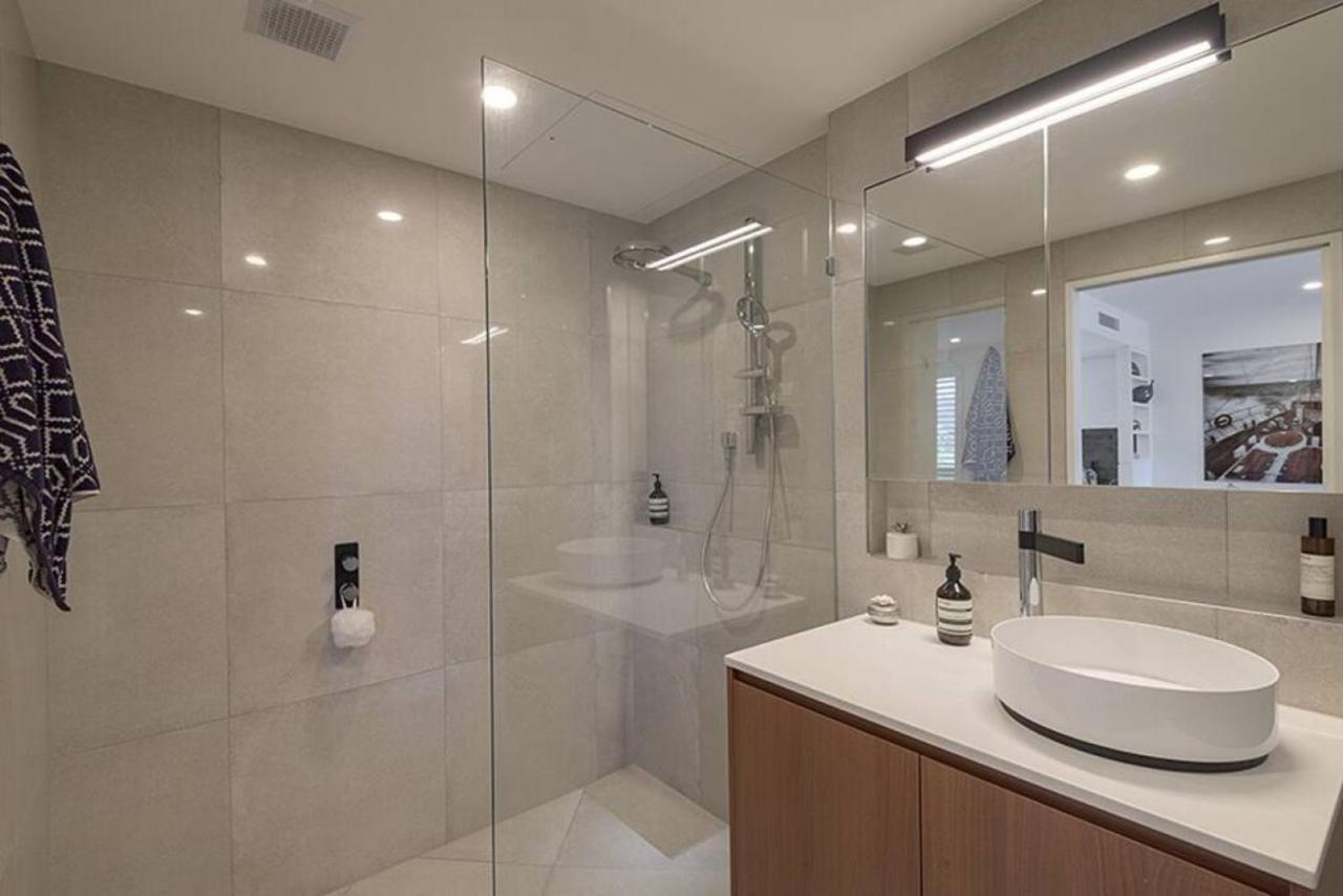 Apartment Luxury In The Heart Of Hastings Street 628 *