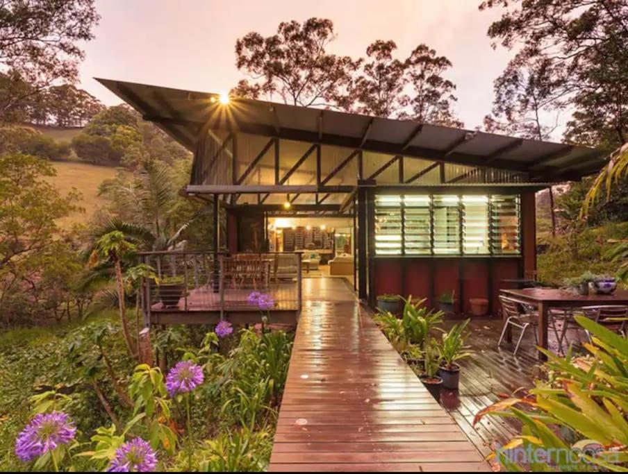 Country Creek Retreat *