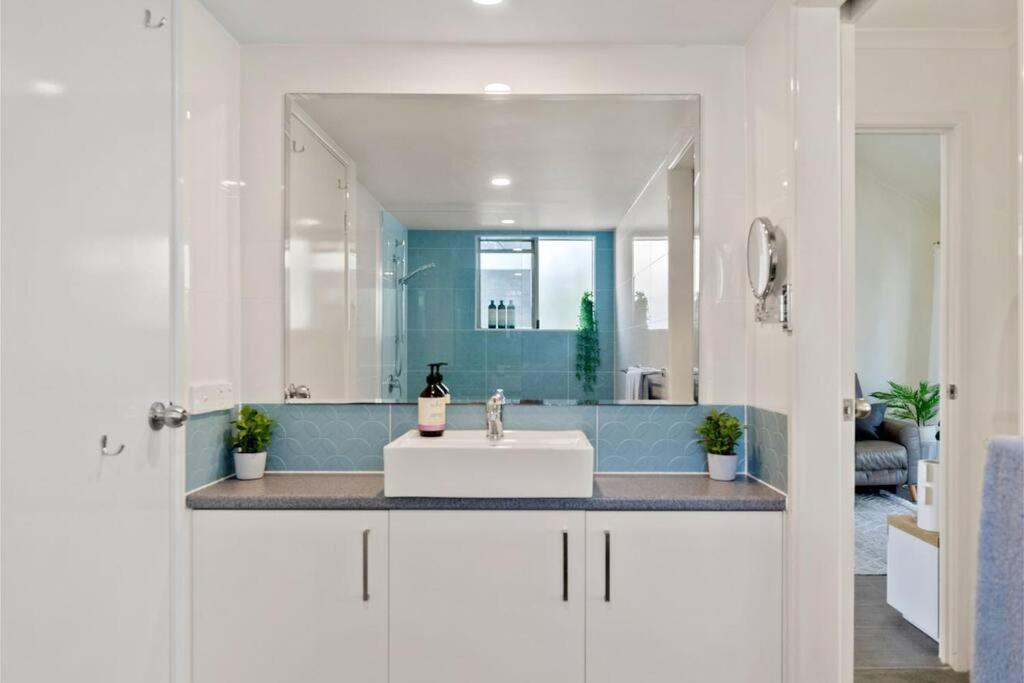 Tropical Islander Apartment Noosaville