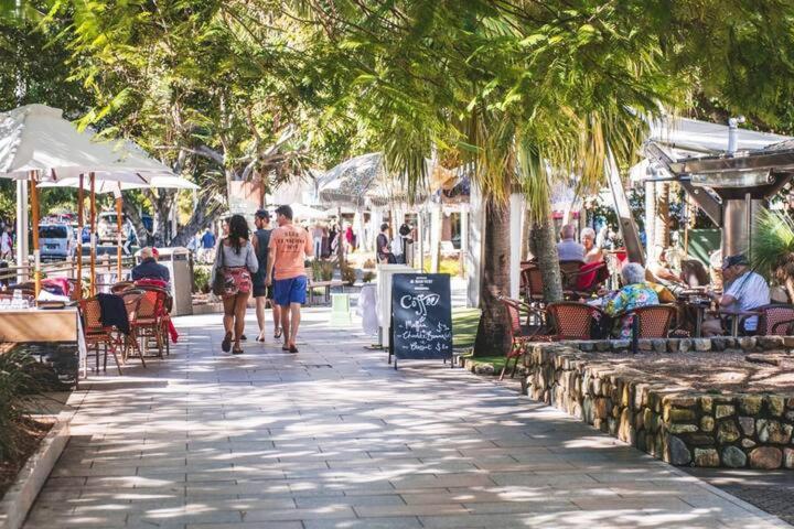 On Hastings Street, Noosa Heads
