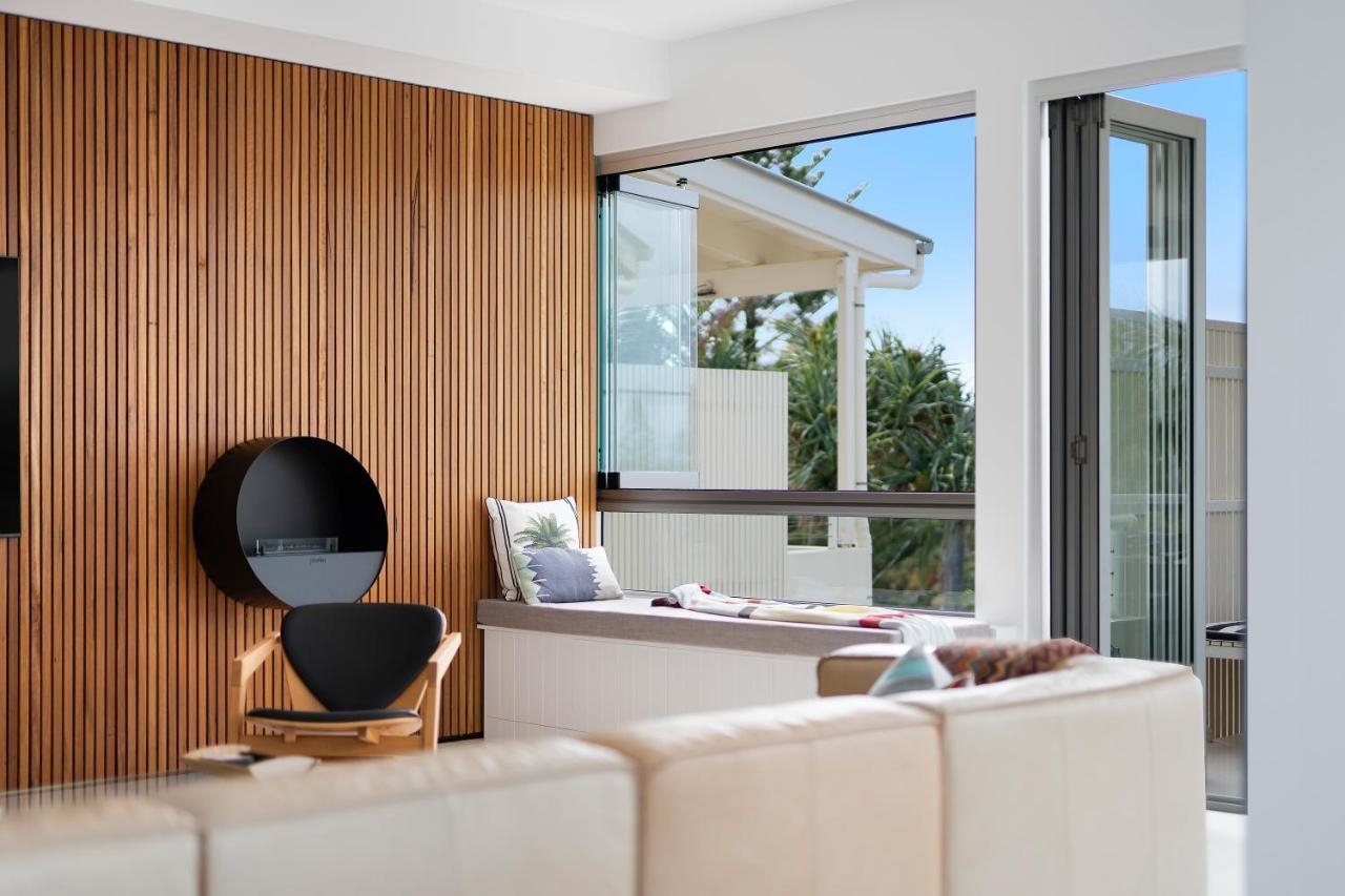 Chic Beachside Abode, Sunrise Apartment Sunrise Beach