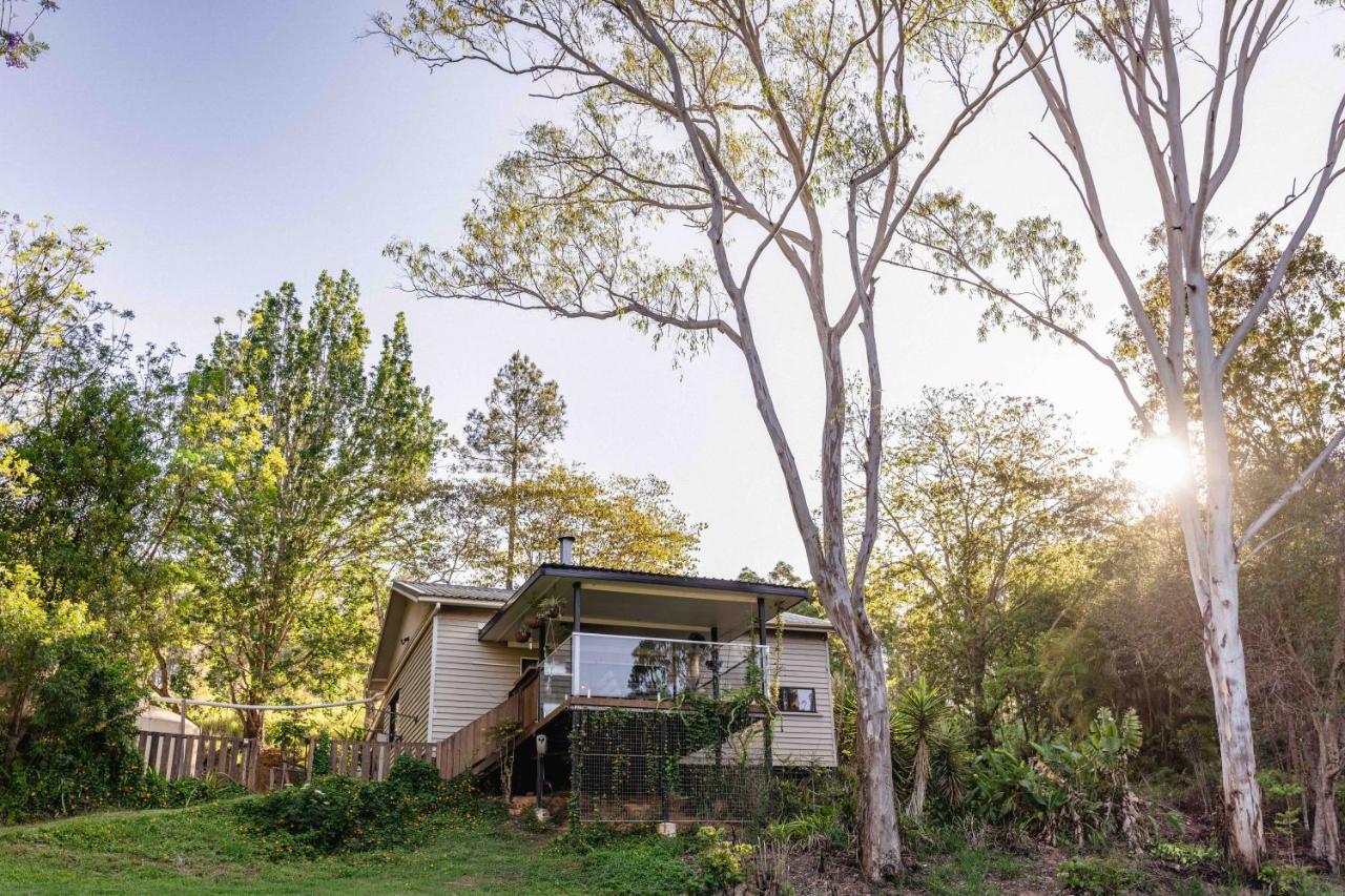 Cottage, Noosa Hinterland, Walk To Town. Casa de férias Kin Kin