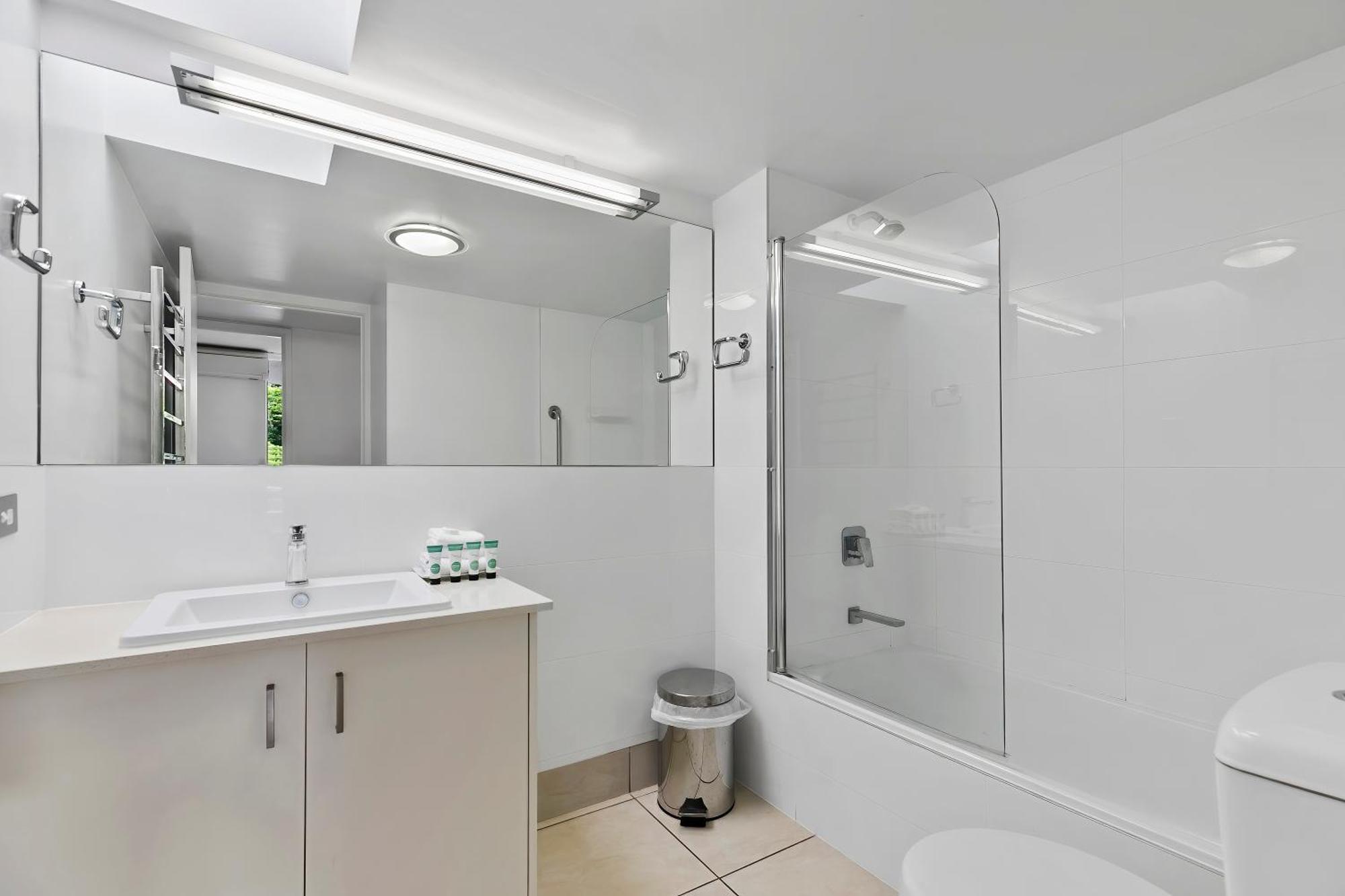 Hill Aparthotel 4*