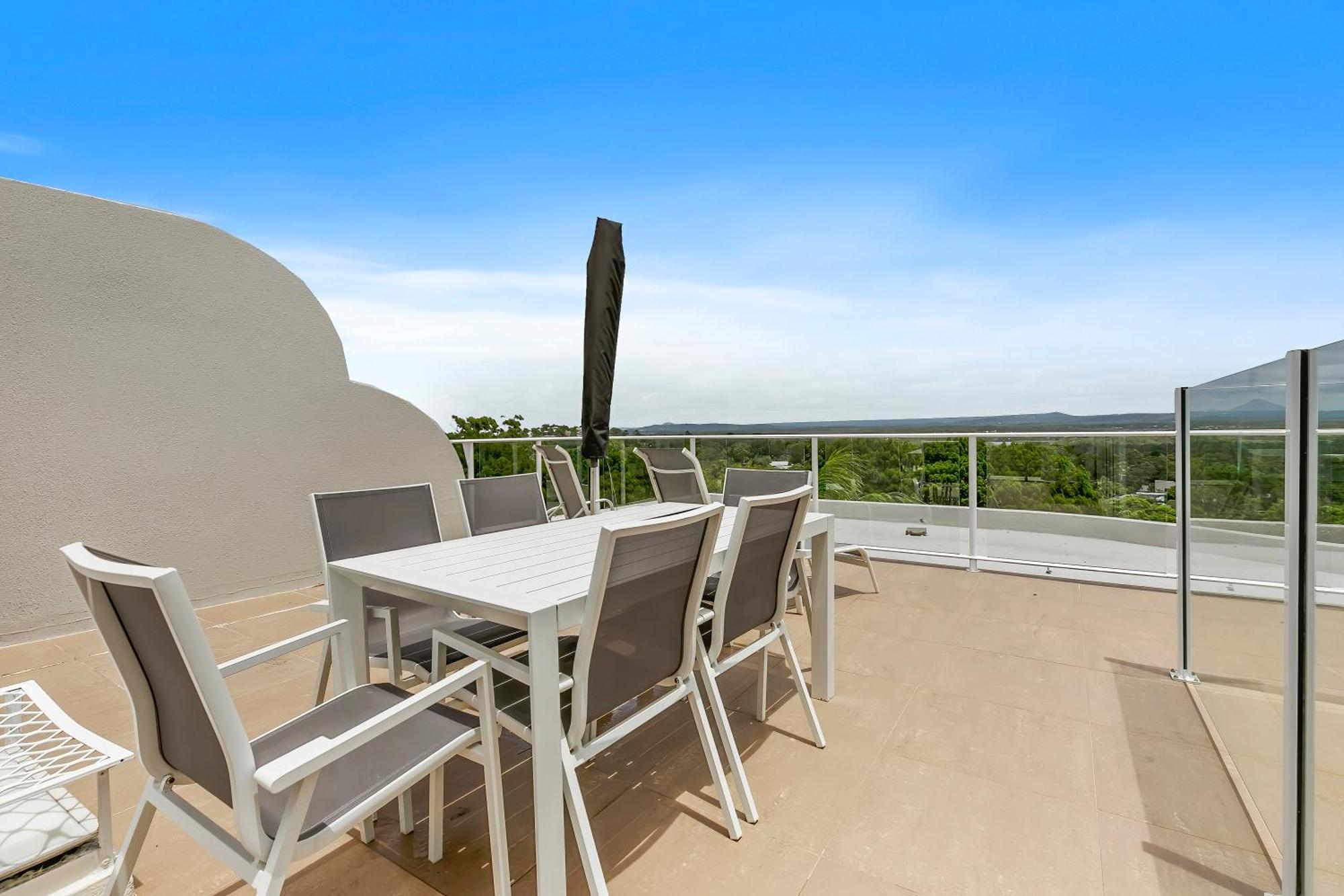 Hill Aparthotel 4*
