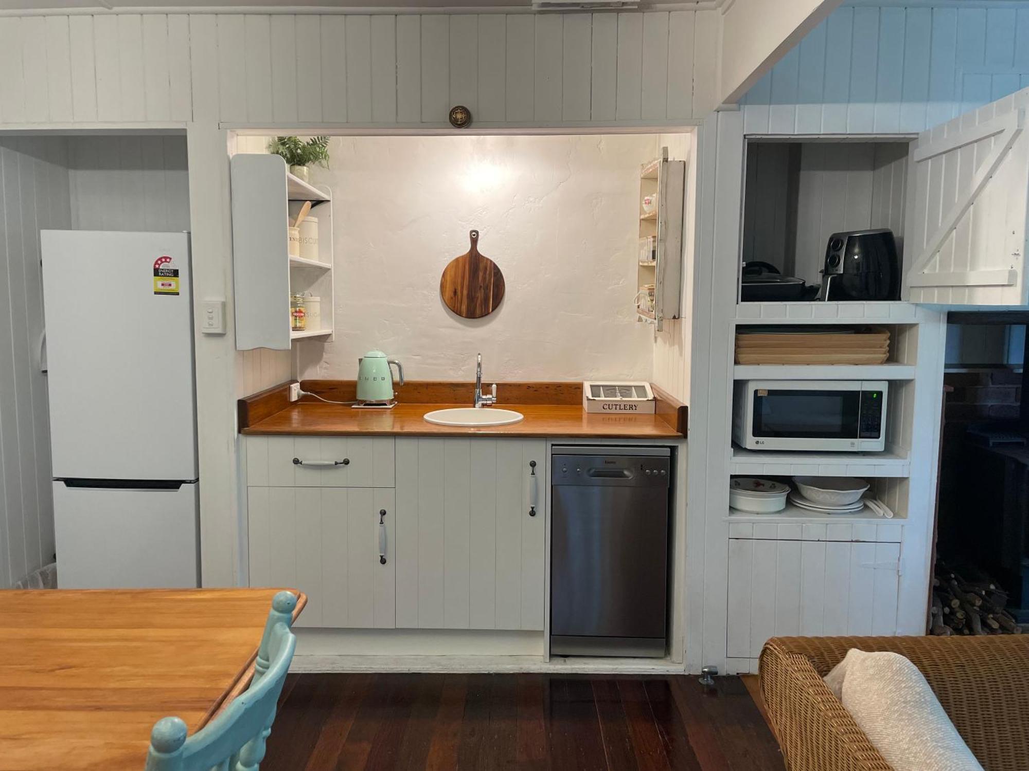 Noosa Hinterland Escape Black Mountain