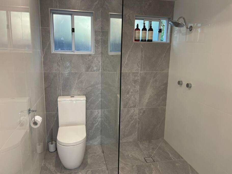 Location Location, Sunshine Beach, 100 M To Apartment