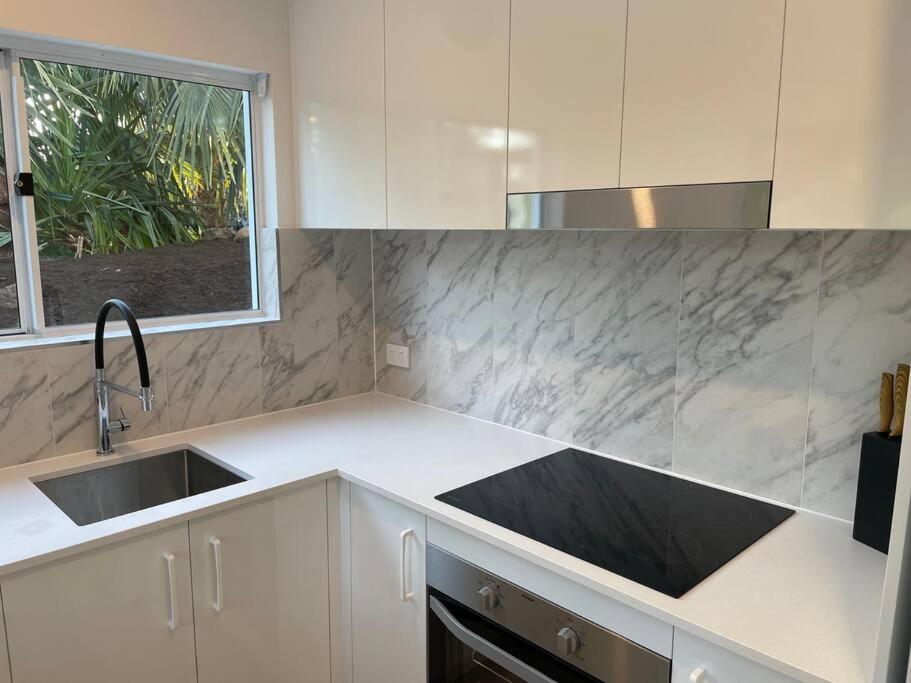 Location Location, Sunshine Beach, 100 M To Sunshine Beach