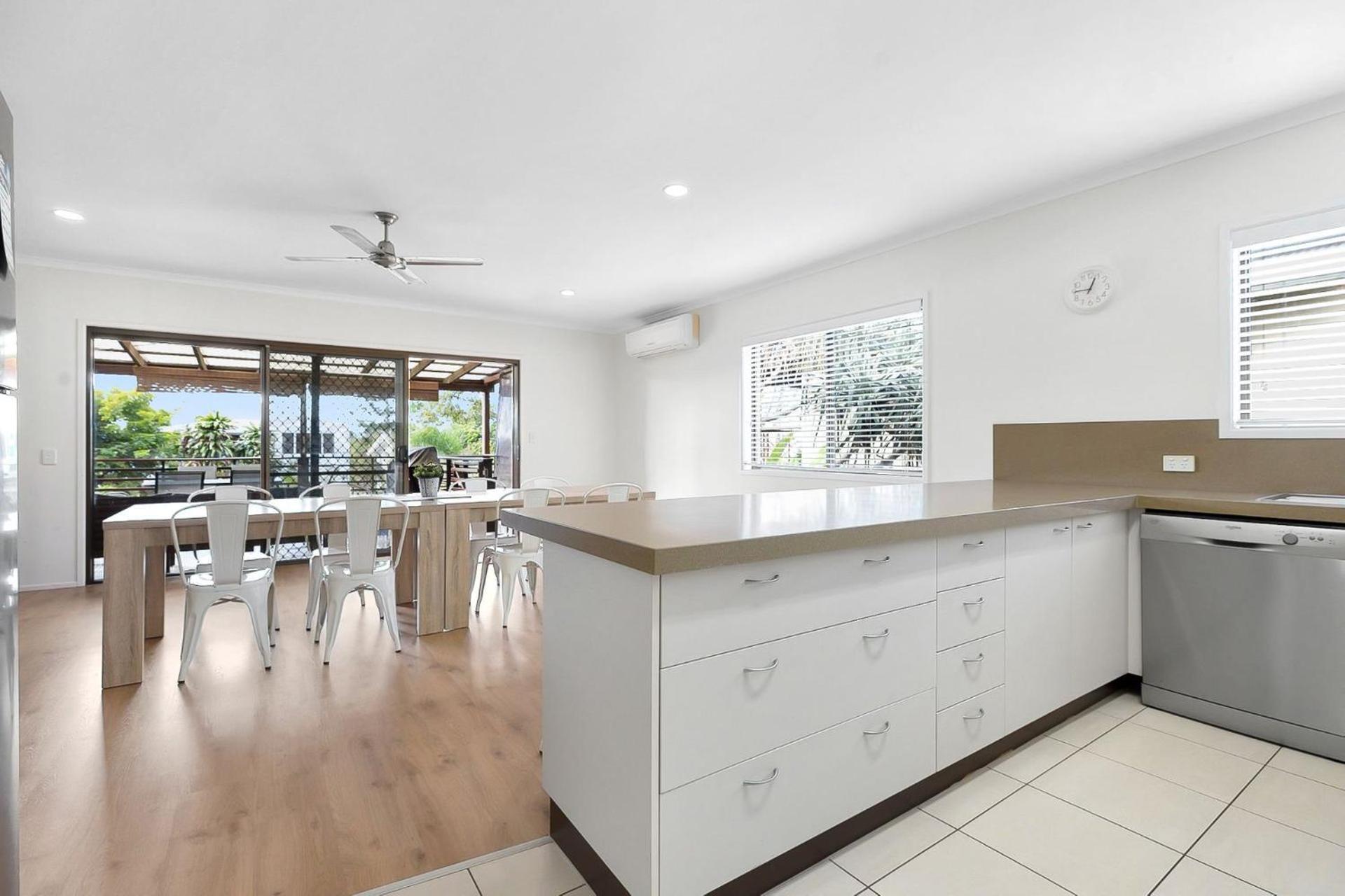 Generous Family With 4 Bedrooms, Pool, Pet Friendly *