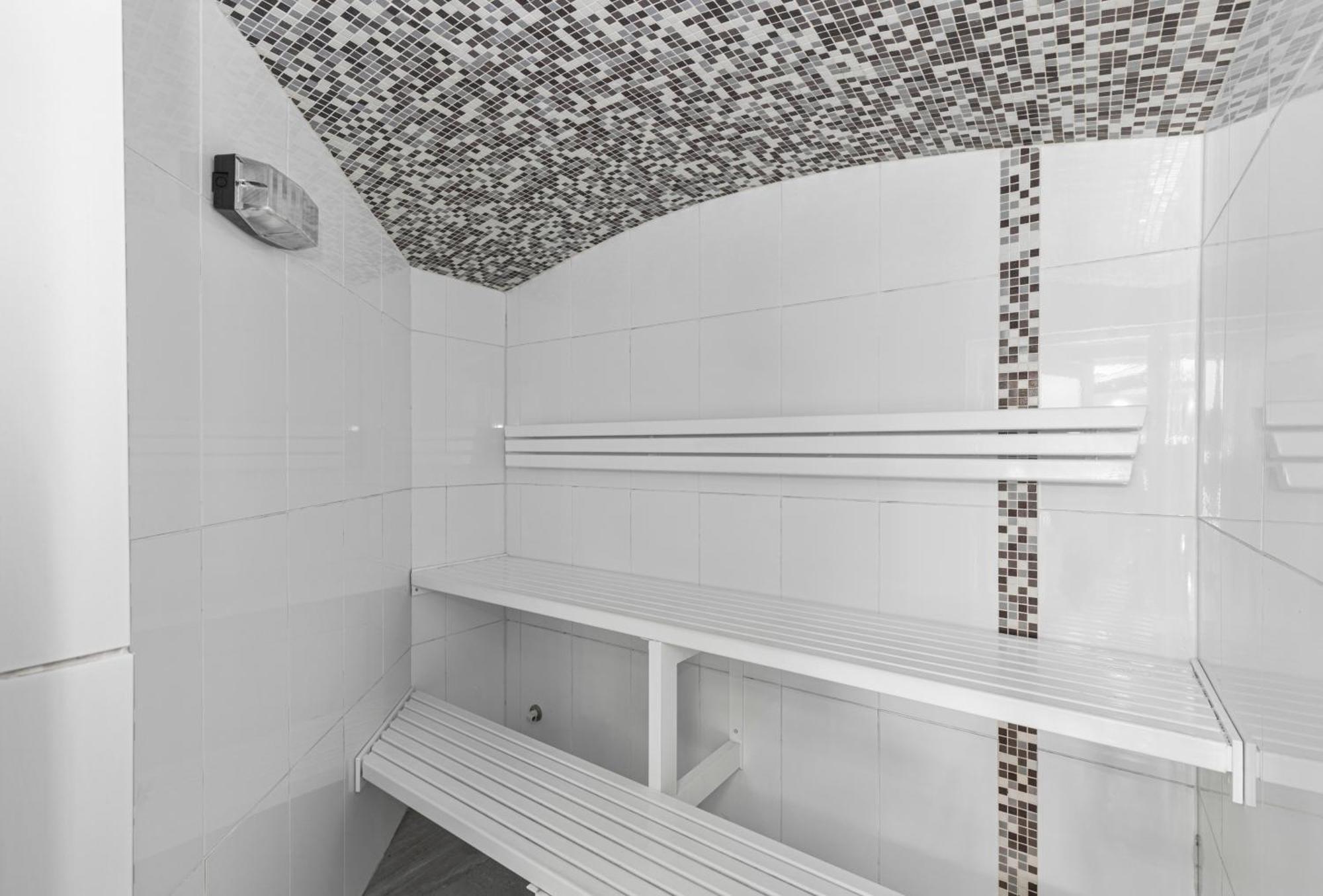 International Aparthotel 3*