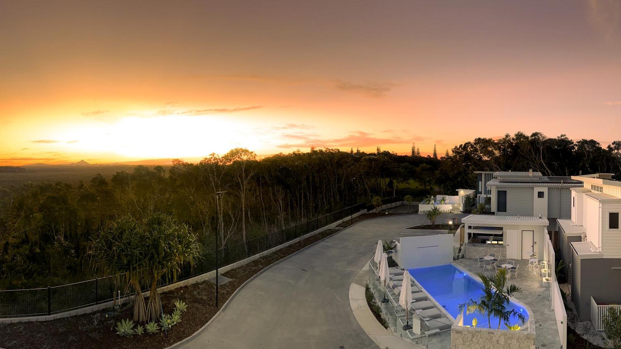 Essence Peregian - Lily 4 Bedroom Luxury With Private Pool Peregian Beach