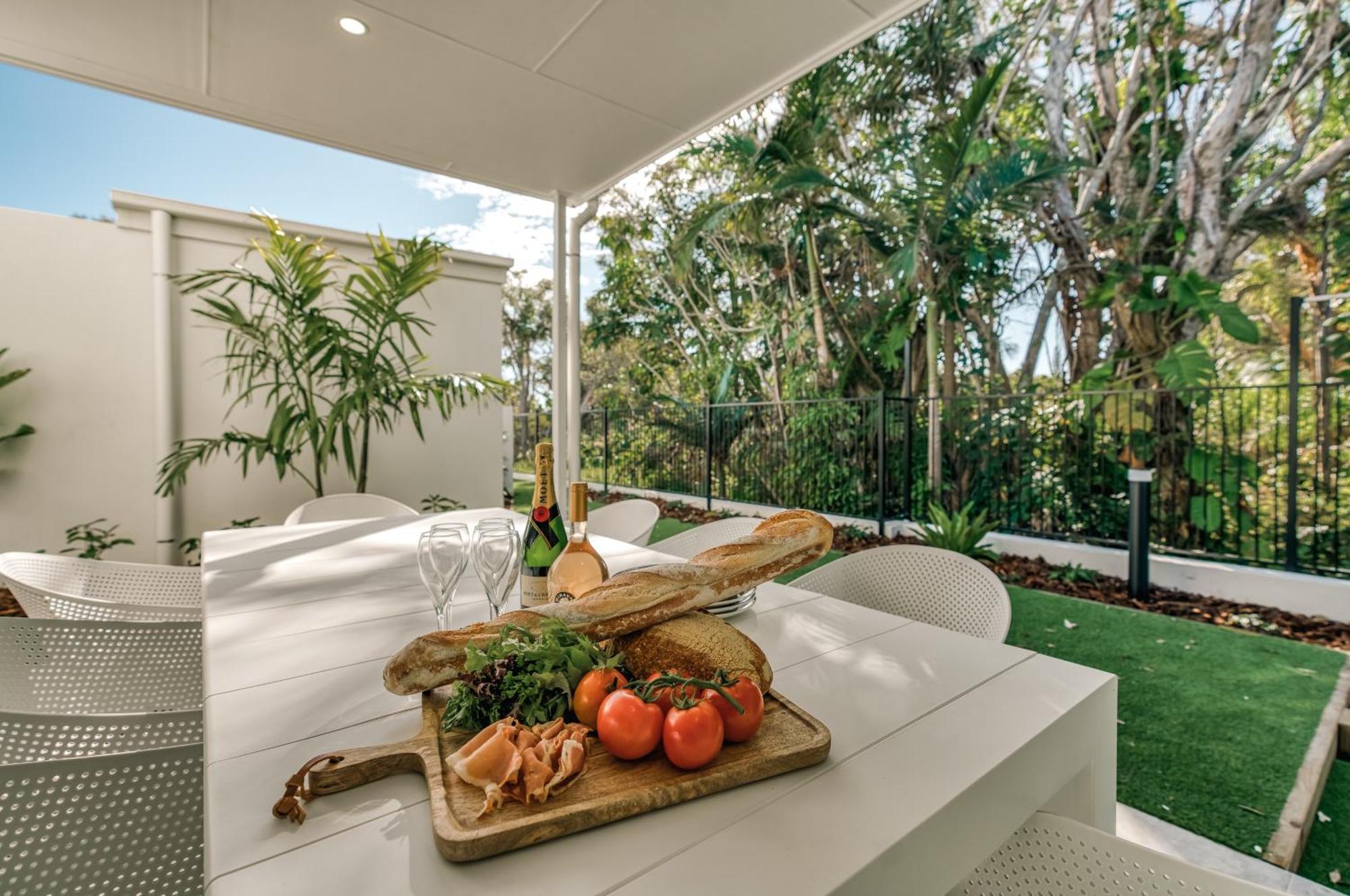 Essence Peregian - Lily 4 Bedroom Luxury With Private Pool