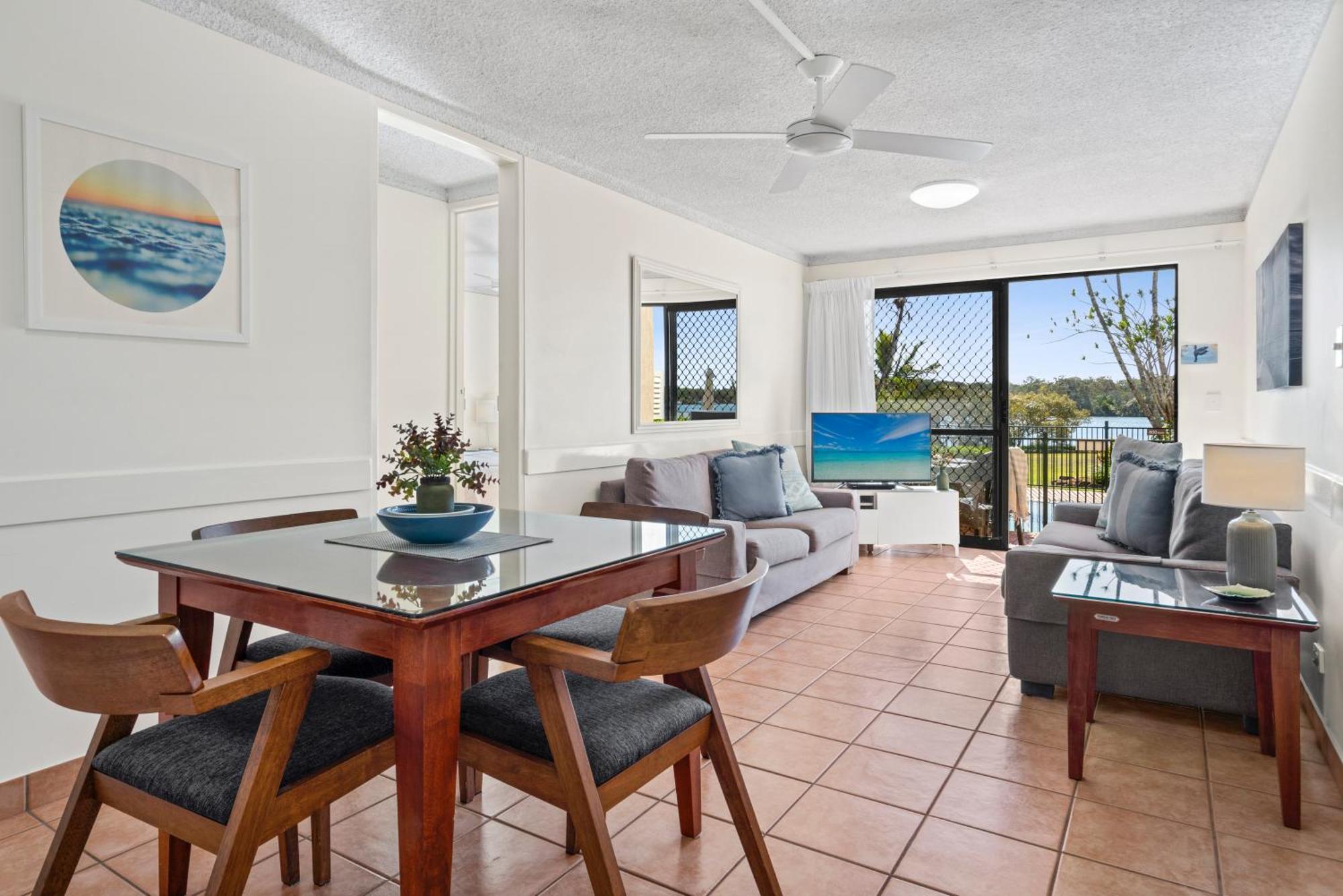 Cayman Quays Motel