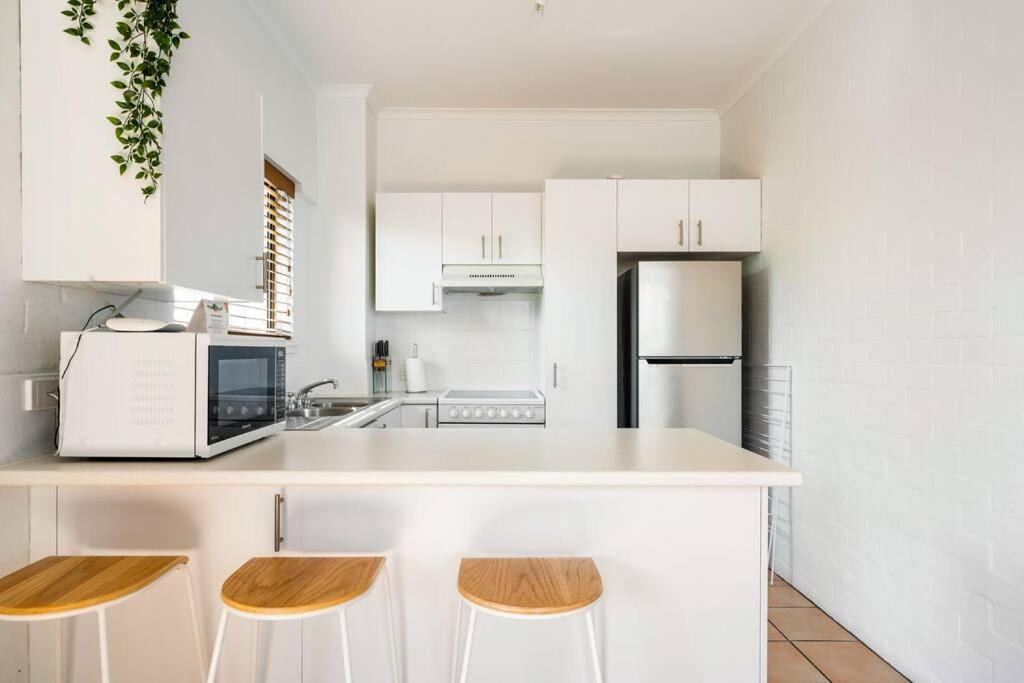 Haven On Hill - Sunset Views, Pools, Apartment *