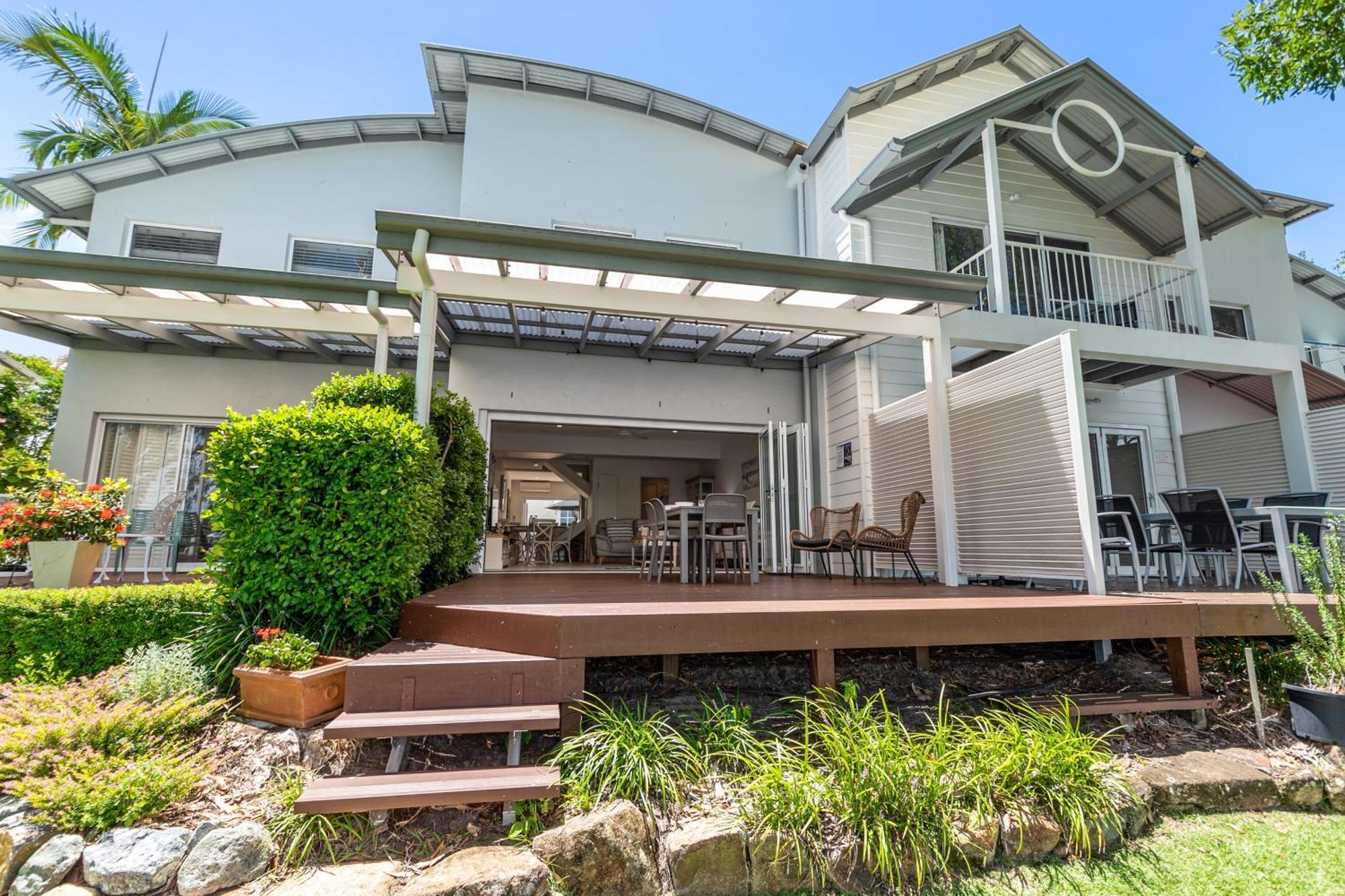 Resort Noosa Entrance Waterfront 4*