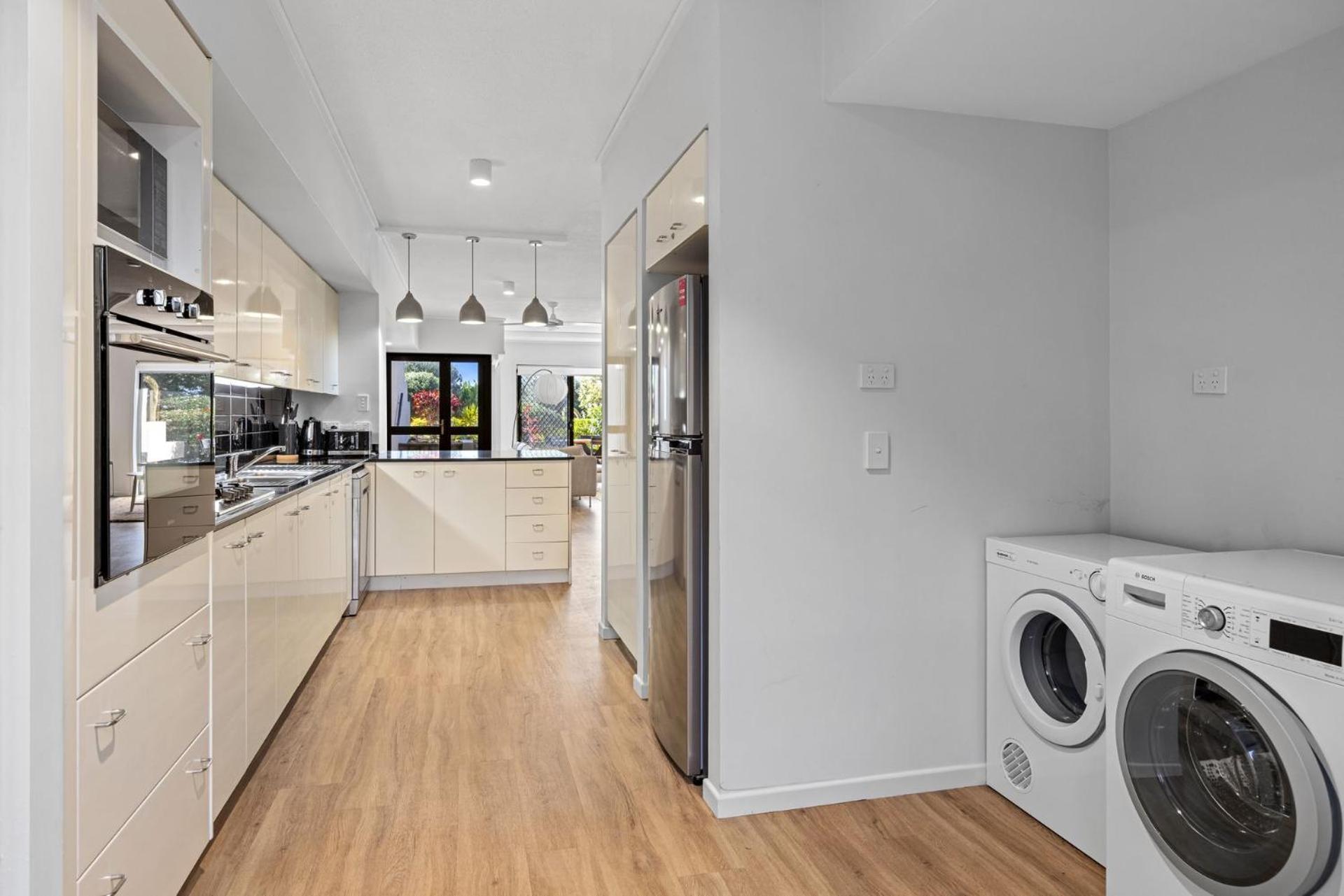 2 2 Orealla Crescent Sunrise Apartment Sunrise Beach
