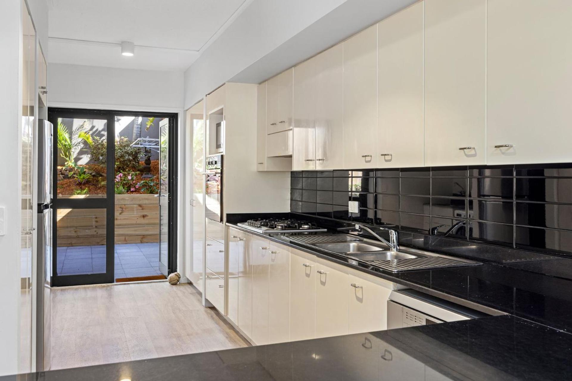 Apartment 2 2 Orealla Crescent Sunrise