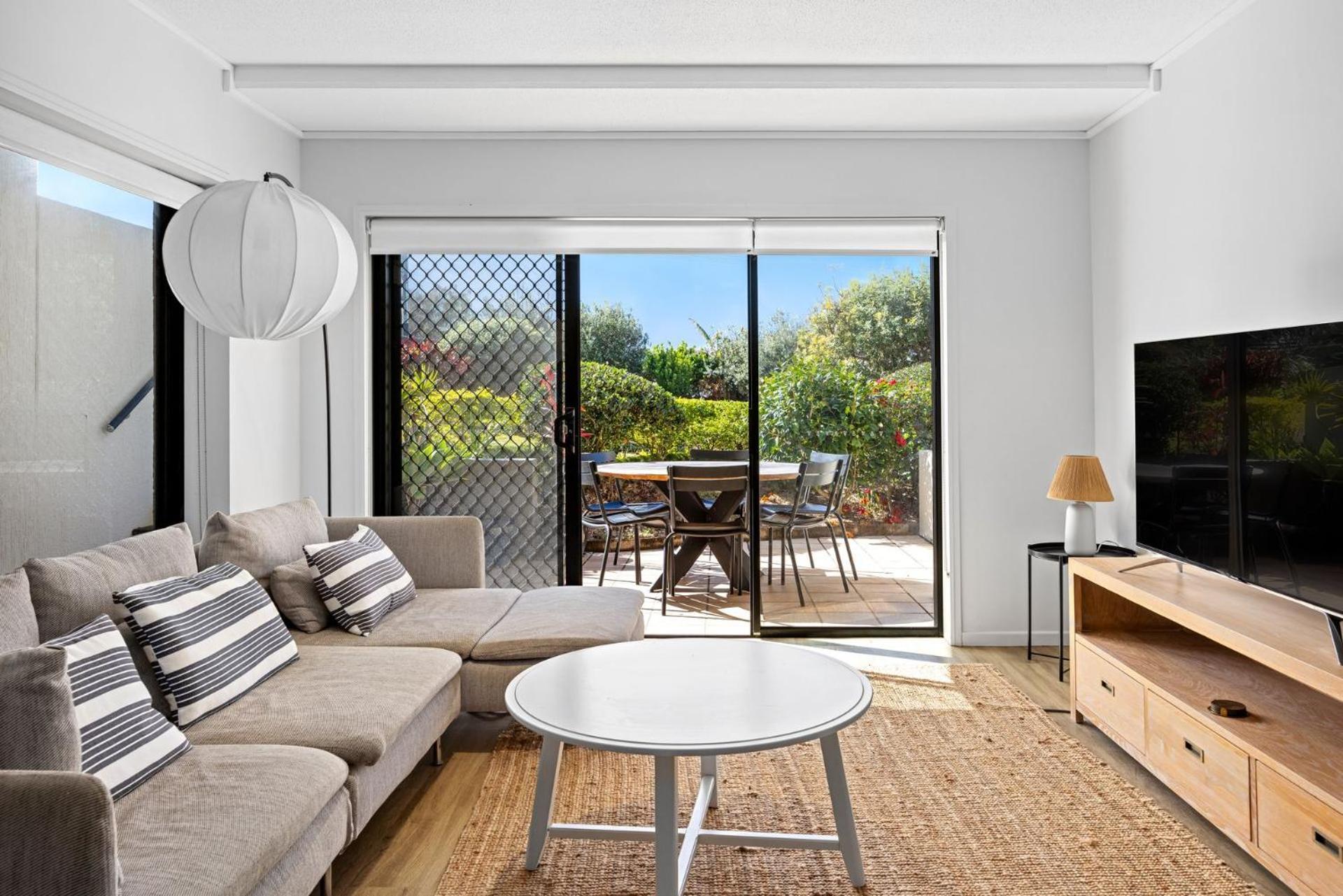 2 2 Orealla Crescent Sunrise * Sunrise Beach