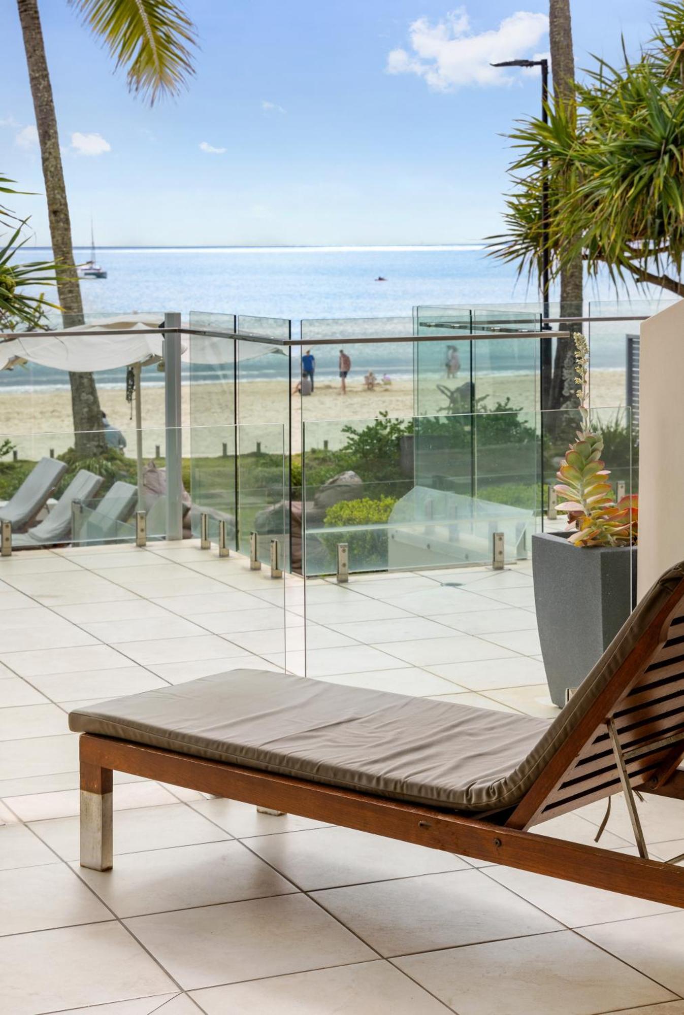 Fairshore 12: Absolute Beachfront, Direct Beach & Pool Access * Noosa Heads