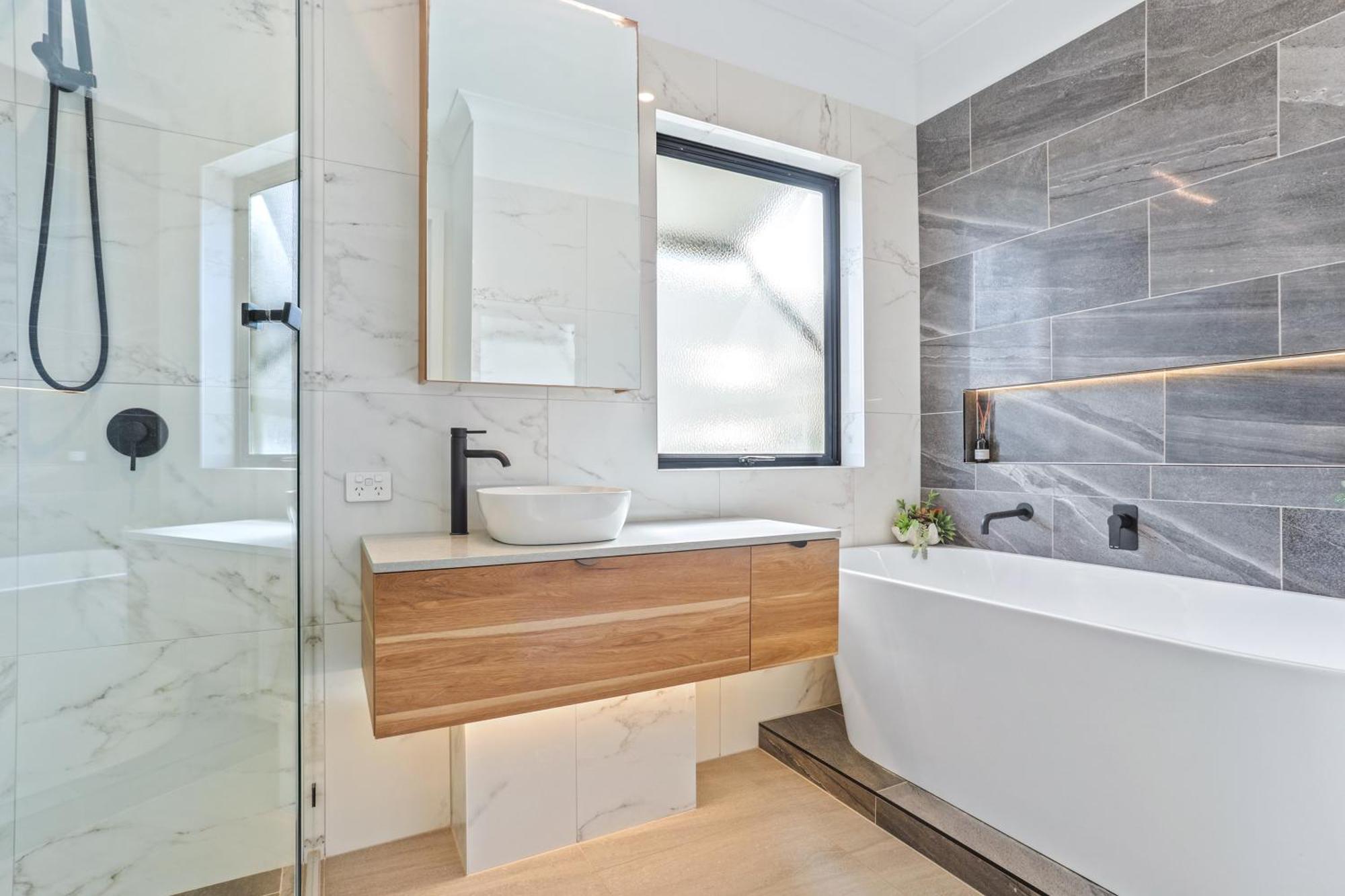 Penthouse Luxe, Sunrise Apartment *