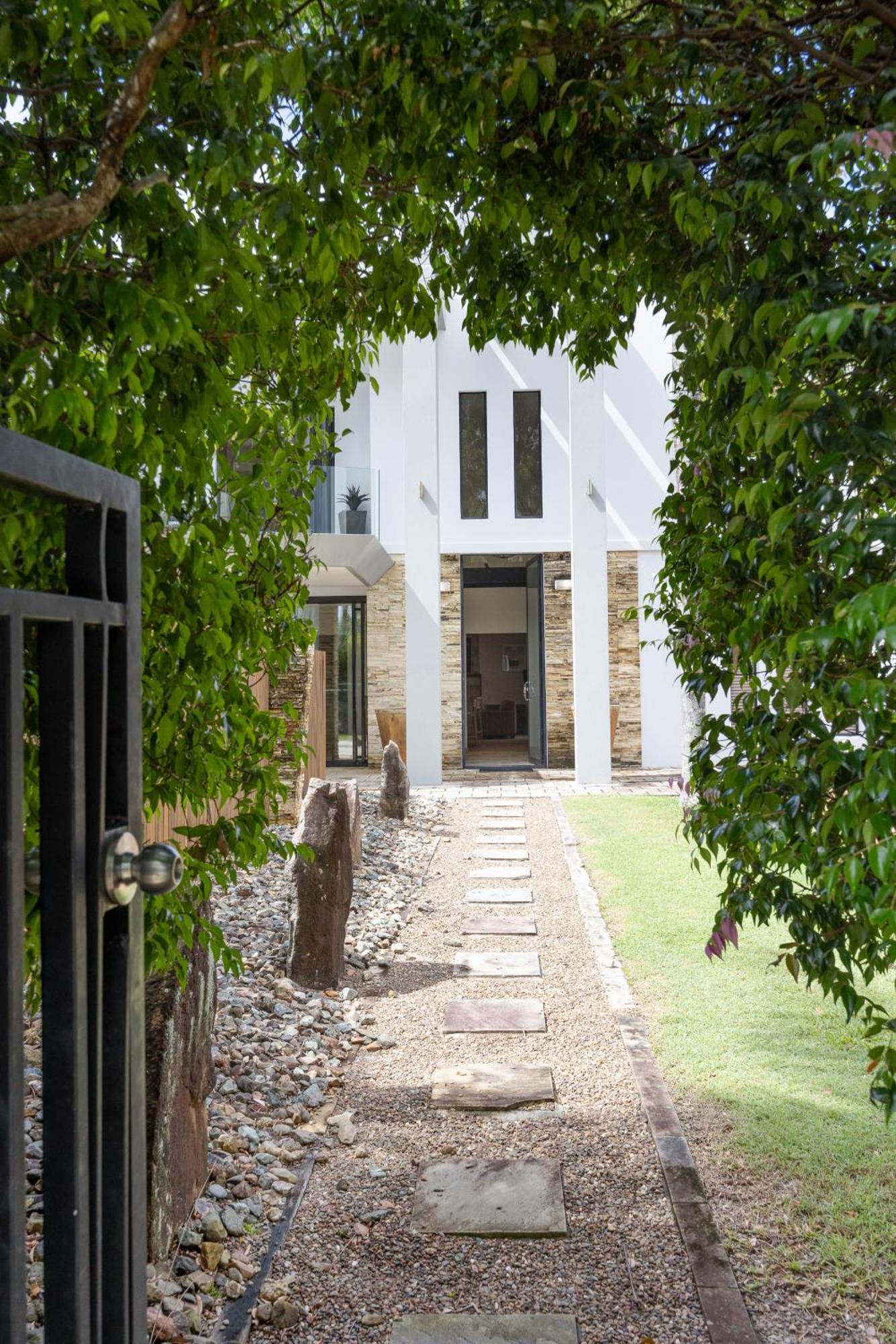 Holiday home Luxury & Poolside Bliss Near Beach