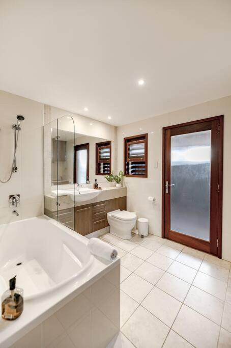 Holiday home The Seaglass - Private Pool And Sauna Sunshine Beach