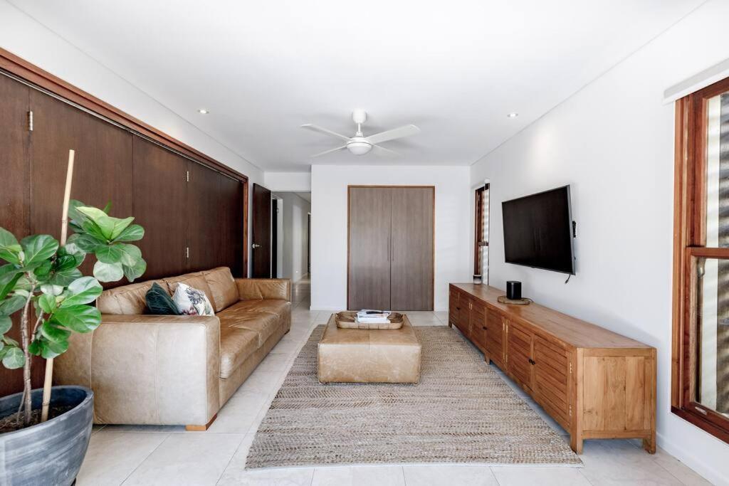 The Seaglass - Private Pool And Sauna Holiday home