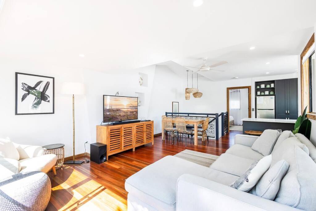 Pet Friendly Tropical Escape In Sunshine Sunshine Beach