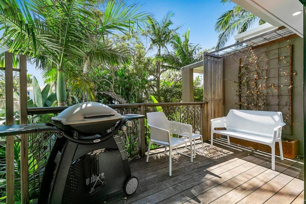 Pet Friendly Tropical Escape In Sunshine Sunshine Beach