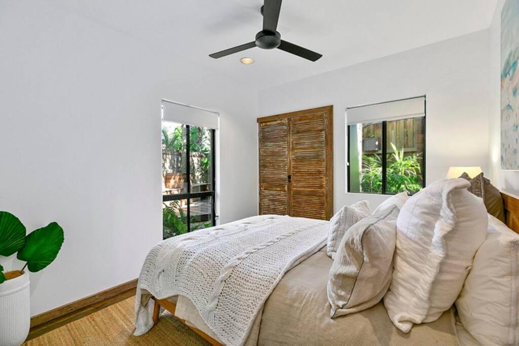 Pet Friendly Tropical Escape In Sunshine Apartment