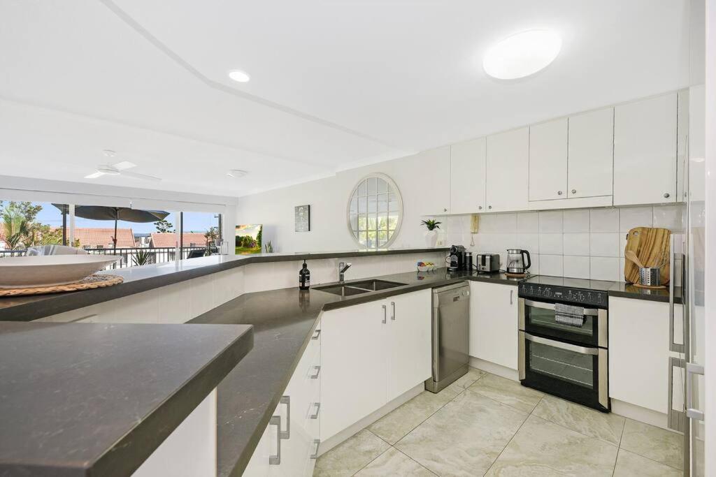 Hampton's Style Retreat In Noosa's Heart *